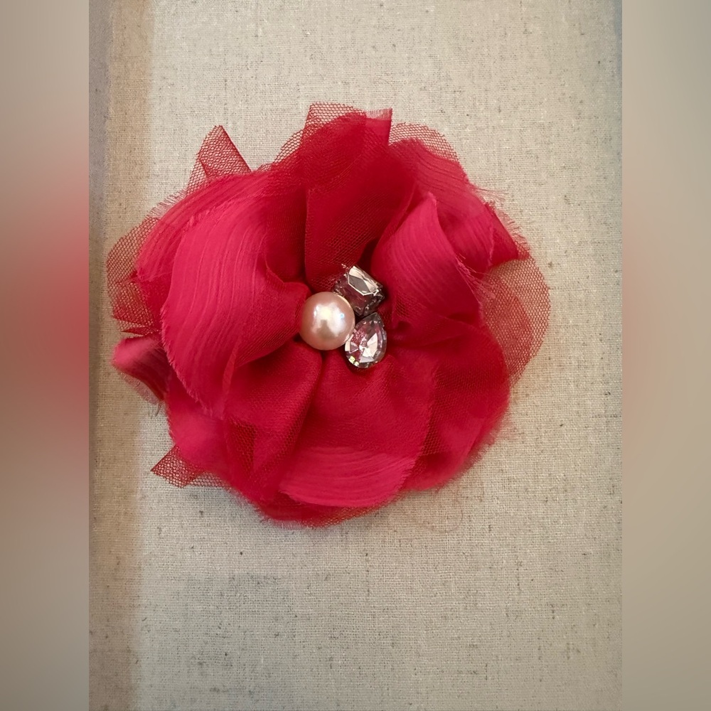 💛WHITE HOUSE BLACK MARKET BROOCH💛